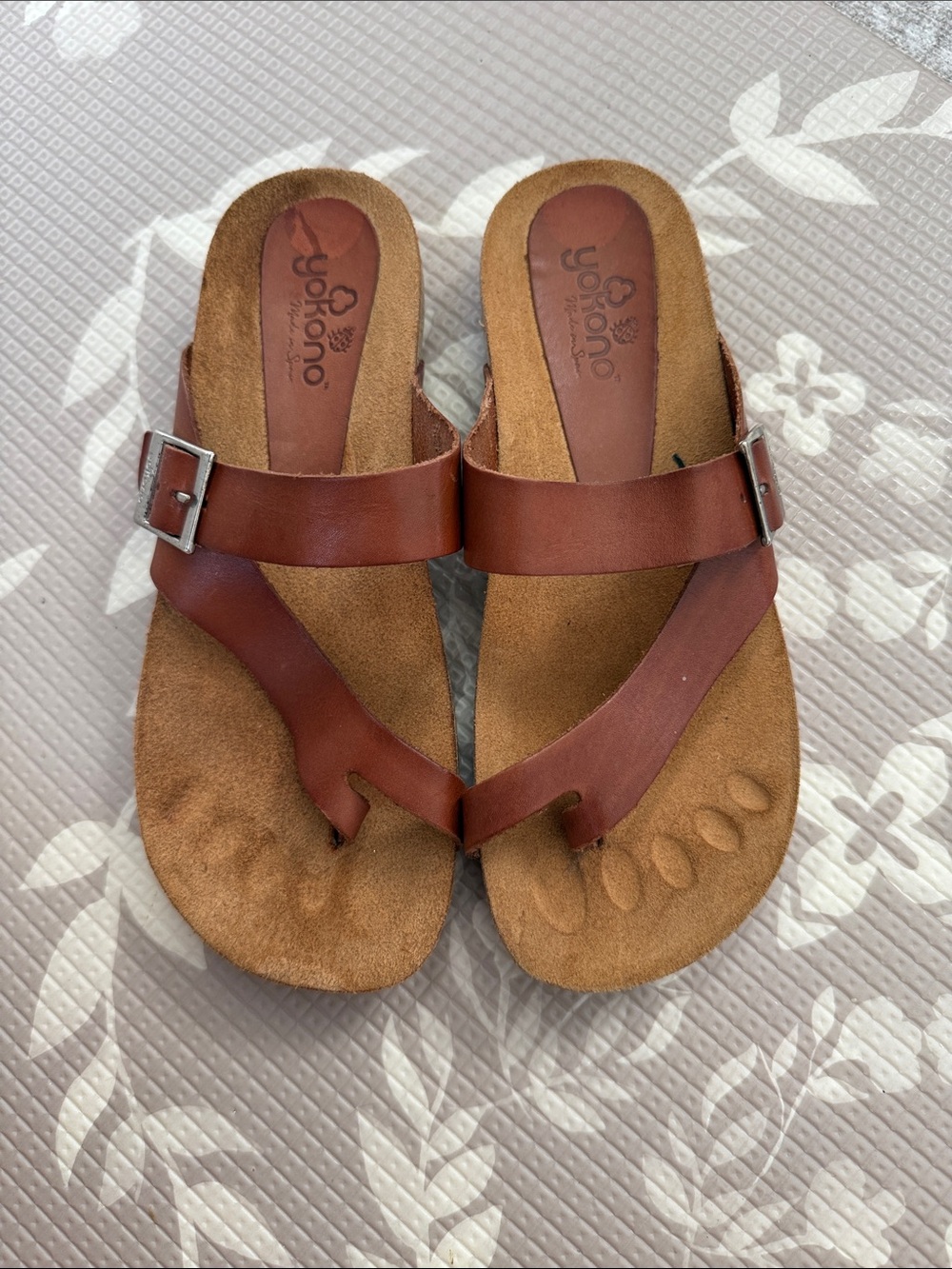 Yokono Brown Leather Toe-Loop Sandals women’s size 6.5